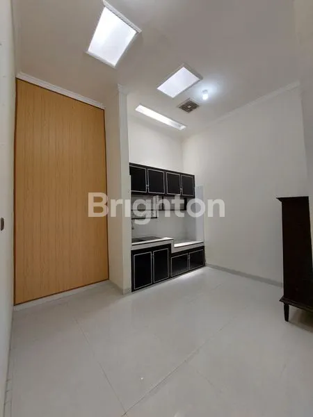 image RUMAH BANGUNAN BARU DEKAT BANGET KE THE PARK DAN PAKUWON MALL MURAH 600JT AN (3)