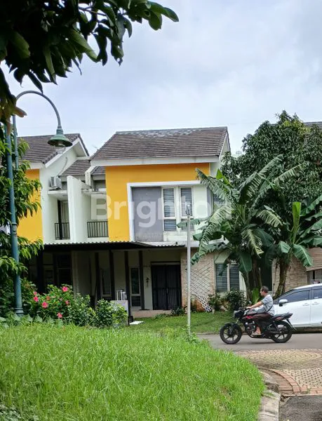 image RUMAH 2 LANTAI DI CLUSTER TERDEPAN SUMMARECON SERPONG (3)