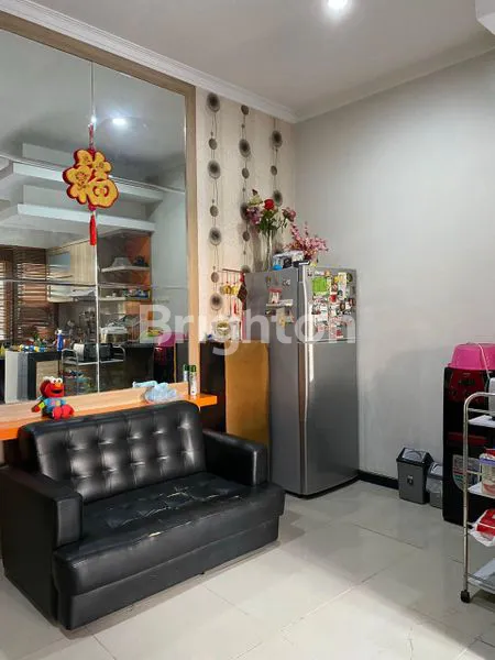 image RUMAH 2 LANTAI MINIMALIS SIAP HUNI DI PERUMAHAN RUNGKUT SELANGKAH KE RAYA MERR (2)