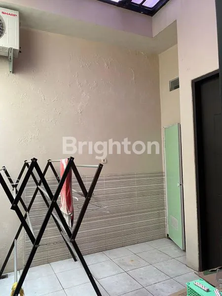 image RUMAH 2 LANTAI MINIMALIS SIAP HUNI DI PERUMAHAN RUNGKUT SELANGKAH KE RAYA MERR (6)