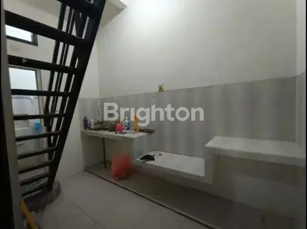 image RUMAH 2 LANTAI PLOSO TIMUR DEKAT GALAXY MALL (8)