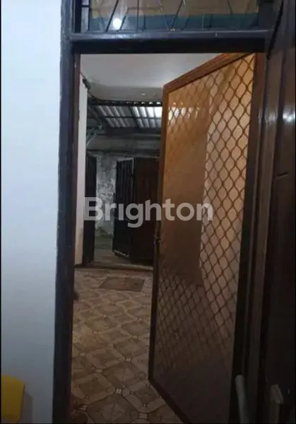 image RUMAH 2 LANTAI PLOSO TIMUR DEKAT GALAXY MALL (7)