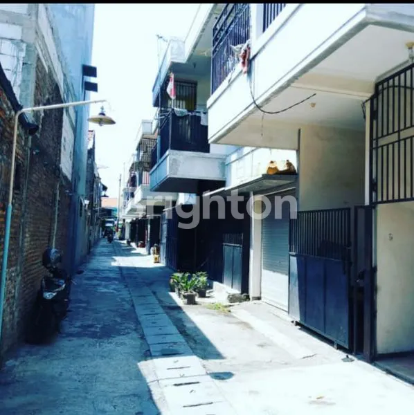 image RUMAH DI JL. KAPAS GADING SURABAYA TIMUR (2)