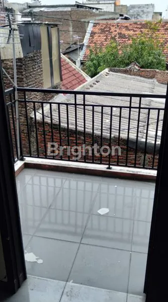 image RUMAH DI JL. KAPAS GADING SURABAYA TIMUR (4)