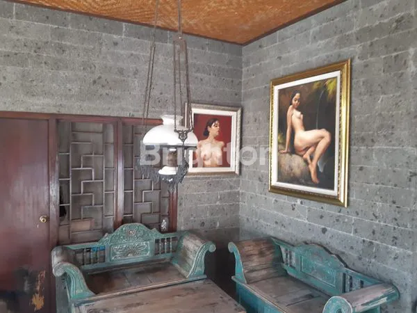 image RUMAH BALI DI JALAN PULAU MALUKU (2)