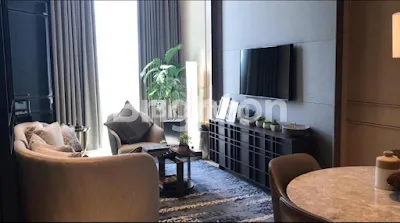 image PENTHOUSE ONE ICON RESIDENCE APARTMENT TUNJUNGAN PLAZA SURABAYA (1)