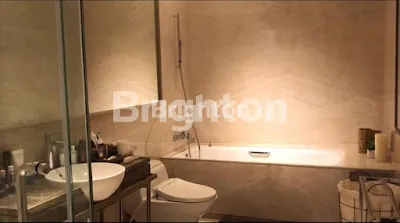 image PENTHOUSE ONE ICON RESIDENCE APARTMENT TUNJUNGAN PLAZA SURABAYA (9)