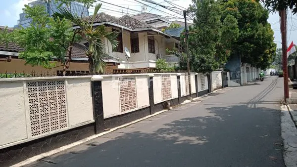 RUMAH STRATEGIS DI PANCORAN, TURUN HARGA MENJADI 15 M, LOKASI TERBAIK!