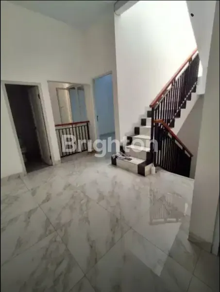 image RUMAH AKSES MUDAH 2 LANTAI RAWAMANGUN (5)