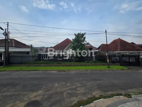 Gambar Property RUMAH STRATEGIS, SELANGKAH DARI JALAN IJEN MALANG