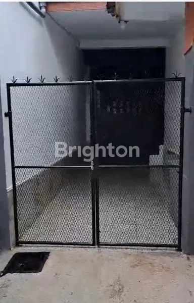 image RUMAH KOS BARU EKSKLUSIF 2 LT + FURNITUREDITENGAH KOTA MALANG SIAP BISNIS CUAN (1)