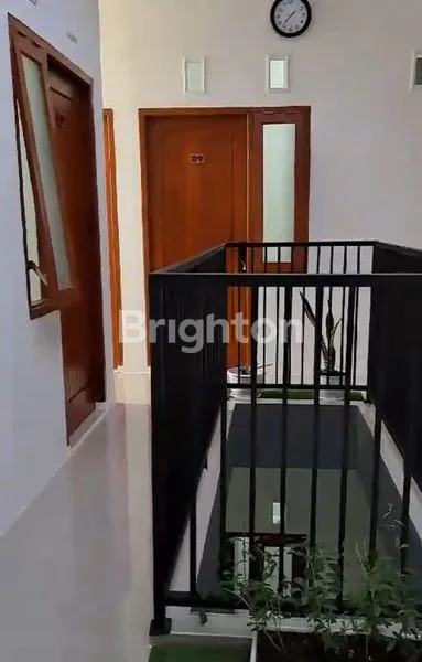image RUMAH KOS BARU EKSKLUSIF 2 LT + FURNITUREDITENGAH KOTA MALANG SIAP BISNIS CUAN (2)