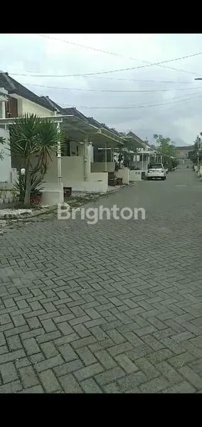 RUMAH 1 LANTAI FULL FURNISHED DIKAWASAN PERUMAHAN KOTA BATU