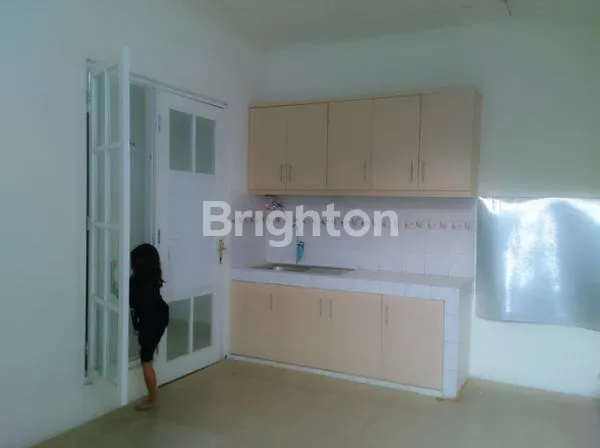 image RUMAH CAKEP ADA TERAS CAFE DAN KOLAM IKAN DI METLAND TRANSYOGI (7)