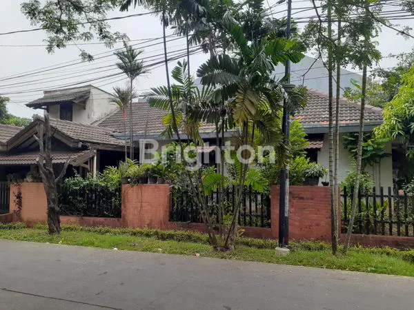 image RUMAH HOEK PINGGIR JALAN BINTARO SELATAN, JAKARTA SELATAN (8)
