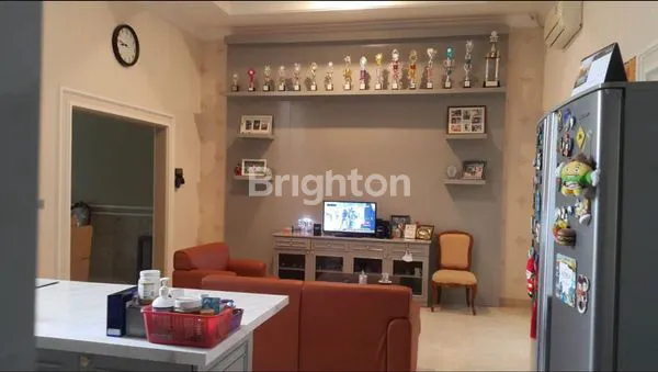 image DIJUAL RUMAH MEWAH DI TAMAN SURYAN5 JAKARTA BARAT (8)