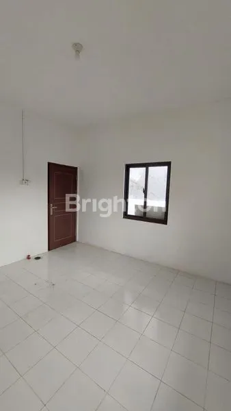 image RUMAH USAHA SIAP PAKAI NOL JALAN NGAGEL REJO (3)