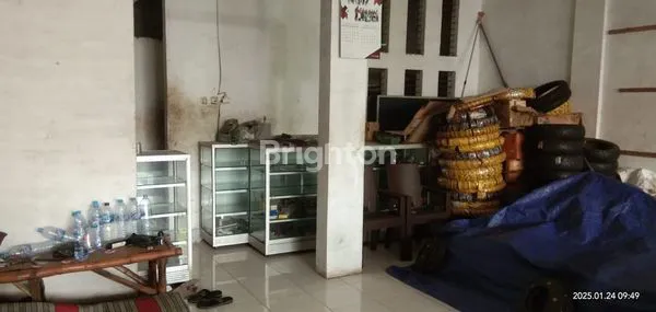 image *RUMAH 1 LANTAI DI KEDUNG BARUK, SANGAT STRATEGIS, EX BENGKEL DAN VARIASI CUSTOM, 200 METER DARI JALAN UTAMA (MERR) (NON FURNISHED)* (5)