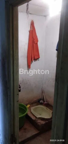 image *RUMAH 1 LANTAI DI KEDUNG BARUK, SANGAT STRATEGIS, EX BENGKEL DAN VARIASI CUSTOM, 200 METER DARI JALAN UTAMA (MERR) (NON FURNISHED)* (6)