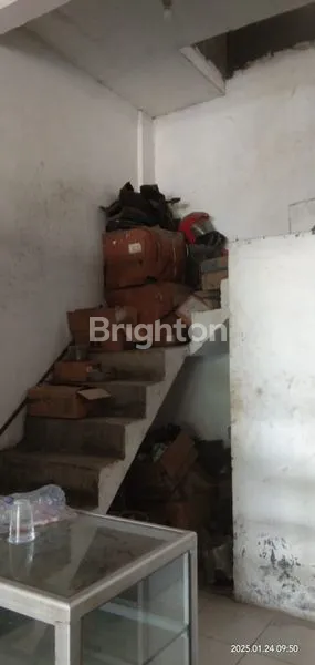 image *RUMAH 1 LANTAI DI KEDUNG BARUK, SANGAT STRATEGIS, EX BENGKEL DAN VARIASI CUSTOM, 200 METER DARI JALAN UTAMA (MERR) (NON FURNISHED)* (7)