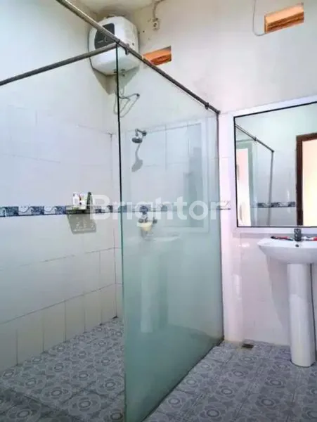 image RUMAH MEWAH TENGAH KOTA SOLO (6)