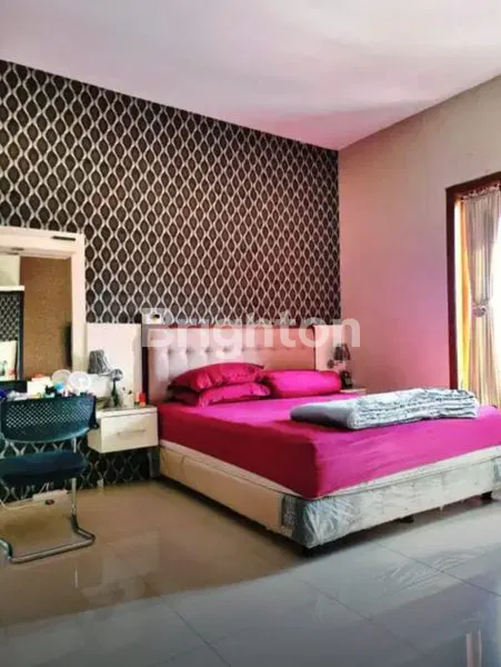 image RUMAH MEWAH TENGAH KOTA SOLO (5)