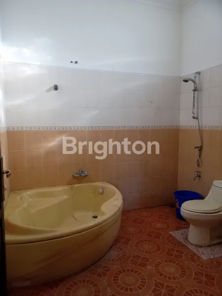 image RUMAH 2 LANTAI ONE GATE SYSTEM PLUS HALAMAN BELAKANG DI JALAN TUKAD PAKERISAN (4)