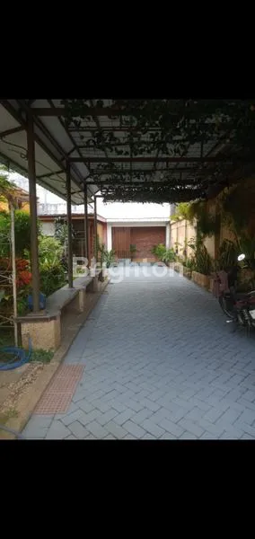 image RUMAH 2 LANTAI FULL FURNISHED YANG LUAS DI PUSAT KOTA BATU (2)