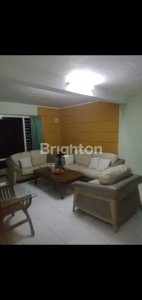 image RUMAH 2 LANTAI FULL FURNISHED YANG LUAS DI PUSAT KOTA BATU (3)