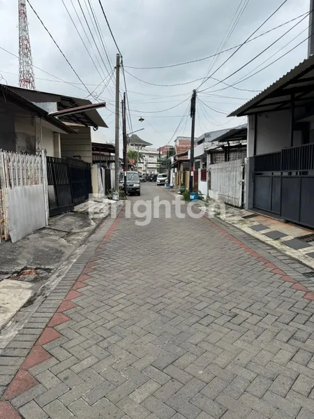 image RUMAH BAGUS DAN SIAP HUNI DI DARMO PERMAI (2)