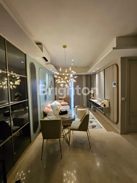 ONE ICON TUNJUNGAN PLAZA