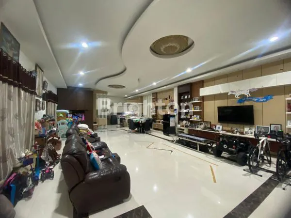 image RUMAH MEWAH MINIMALIS MODERN TENGAH KOTA SOLO FULL FURNISHED (2)