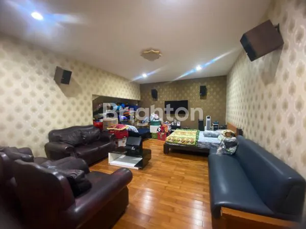 image RUMAH MEWAH MINIMALIS MODERN TENGAH KOTA SOLO FULL FURNISHED (3)