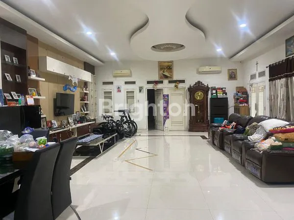 image RUMAH MEWAH MINIMALIS MODERN TENGAH KOTA SOLO FULL FURNISHED (8)