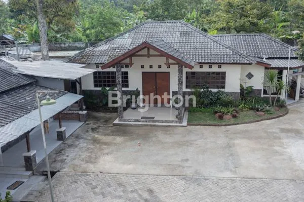 VILLA SIAP HUNI DI TRAWAS DEKAT UBAYA