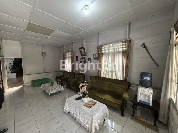 image RUMAH KLASIK TENANG (5)