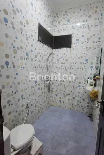 image RUMAH MEWAH DITENGAH PUSAT KOTA TANGERANG (2)