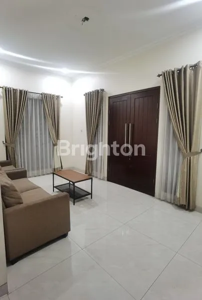 RUMAH MEWAH DITENGAH PUSAT KOTA TANGERANG