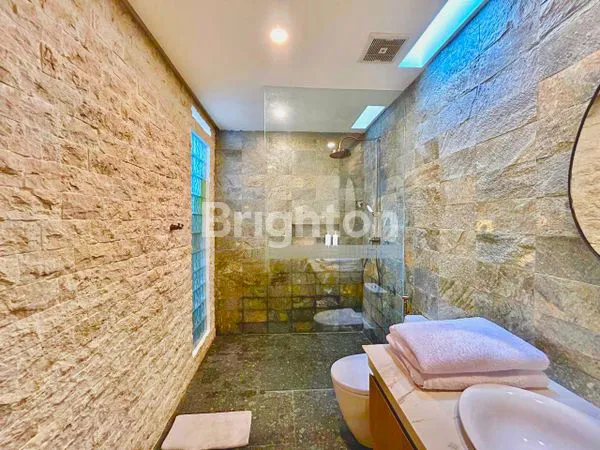 image 3 BR TROPICAL VILLA FULL FURNISHED IN SANUR BEACHSIDE (6)