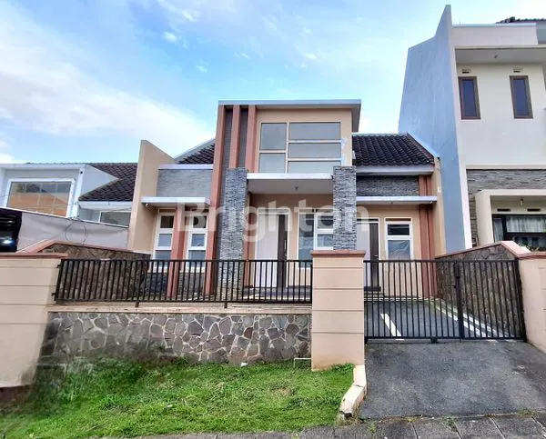 RUMAH CANTIK DI VILLA PUNCAK TIDAR MALANG