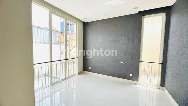 image *RUMAH 2 LANTAI DI LONG BEACH PAKUWON CITY* (5)