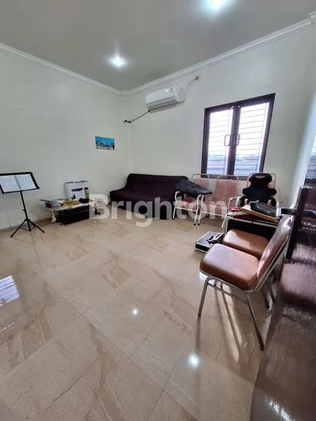 image RUMAH TERAWAT 3 LANTAI DURI KEPA  JAKARTA BARAT (3)
