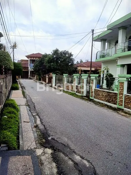image RUMAH BULATAN MEWAH 2 LANTAI TENGAH KOTA (3)