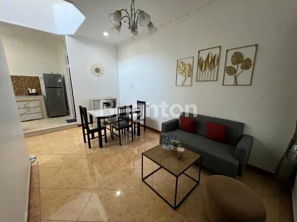 image DIJUAL RUMAH SEMIFURNISH TENGAH KOTA BERNUANSA MINIMALIS LOKASI DALAM PERUMAHAN REGENCY AMAN NYAMAN HARGA NEGO (3)