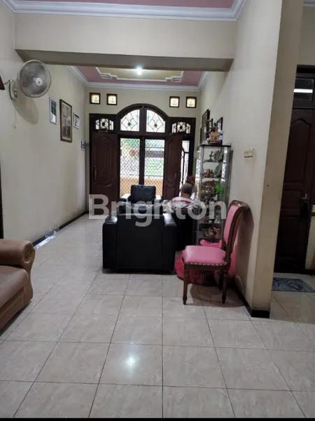 image RUMAH BESAR DEKAT ALUN-ALUN SIDOARJO (2)