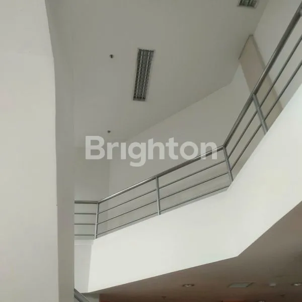 image RUKO 4 LANTAI BESAR DAN LUAS DIPUSAT KOTA DENPSAR (8)