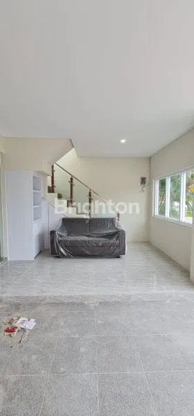 image RUMAH 2 LANTAI FULL FURNISHED SIAP HUNI SUKOLILO DIAN REGENCY (2)