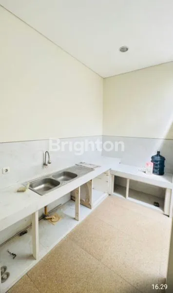 image RUMAH MINIMALIS MODERN SIAP HUNI 2 LT DI LONG BEACH LAGUNA PAKUWON CITY (6)