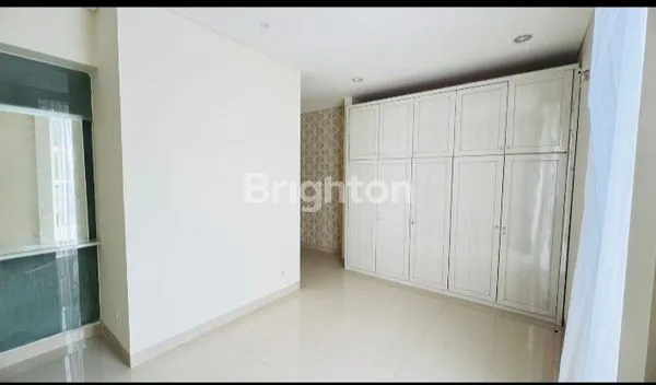 image RUMAH MINIMALIS MODERN SIAP HUNI 2 LT DI LONG BEACH LAGUNA PAKUWON CITY (8)