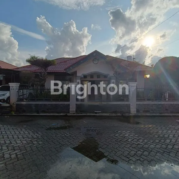 image RUMAH MEWAH 4KT DI CLUSTER DUYUNG, DEKAT MALL SKA PEKANBARU (1)